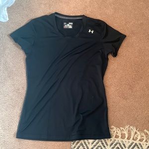 Women’s under armour heat gear medium shirt